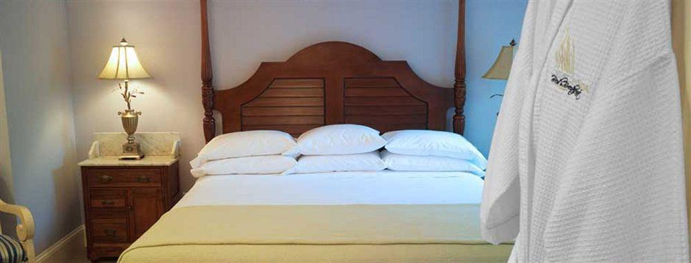 Beach Spa Bed & Breakfast Вирджиния Бийч Екстериор снимка