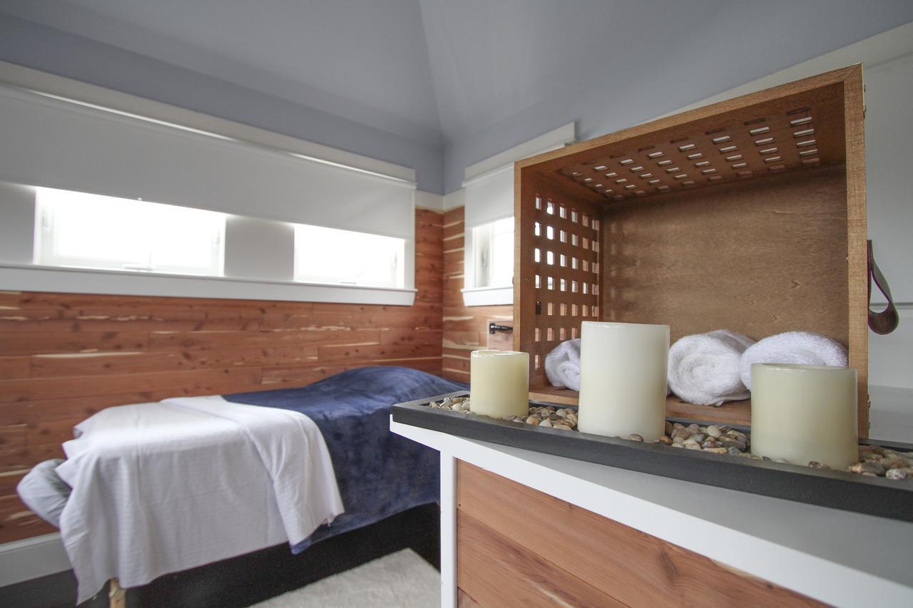 Beach Spa Bed & Breakfast Вирджиния Бийч Екстериор снимка