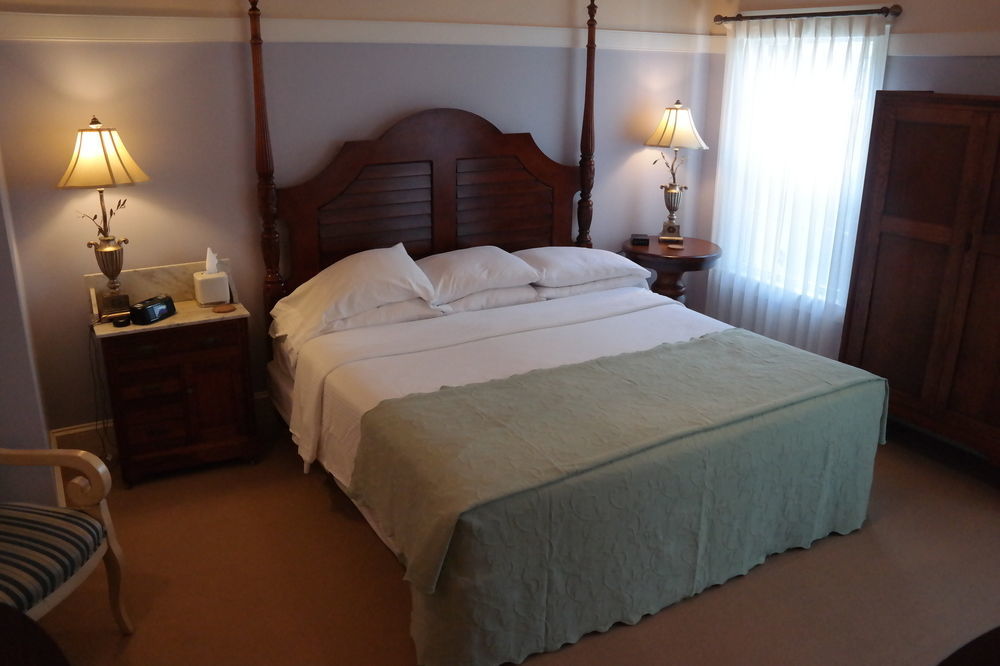 Beach Spa Bed & Breakfast Вирджиния Бийч Екстериор снимка